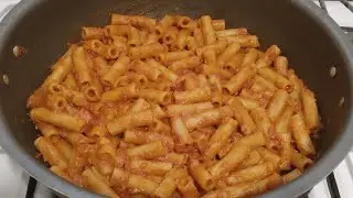 I've never eaten pasta this delicious! The most easy, simple lunch or dinner recipe!