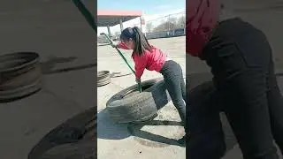Female car mechanic changes tires , Cute  girl changes car tires # 275