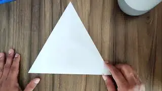 ORIGAMI:  ¿Cómo construir un triángulo equilátero? ¿Cómo construir un tetraedro?