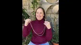 Clipondra&rsquo;s beautiful Down syndrome fashion model demonstrates how to wear the Clipondra Snap-clip.