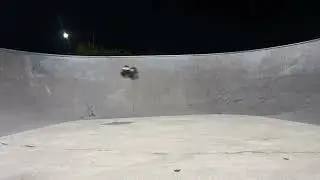 9125 | Xinlehong 1/10 Sprint Electric 4WD Off Road RC Monster Truck. practicing the landing