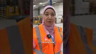 Instructrice dans un centre de tri Amazon