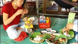Mama And Daddy Take Dodo Go Out Side And Have Lunch, Dodo So Happy