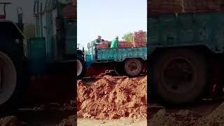 kaam #workhard #labour #parmarfamilyvlogs #explore #youtubeshorts #viral #dairyfarm #manheru#village