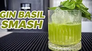 GIN BASIL SMASH COCKTAIL, here I teach you how to prepare a delicious cocktail for digestion.