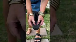 Crocs low low sandals are for the clumsy girlies! #crocs #crocssandals #crocslowlow #womenssandals