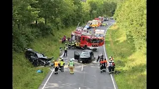 Frontalzusammensto&szlig; auf Landstra&szlig;e bei Wildflecken: f&uuml;nf Kinder, drei Erwachsene verletzt