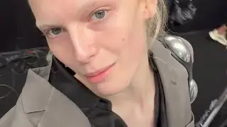 Paris Fashion Week: Alex Consani nous emm&egrave;ne dans les coulisses du d&eacute;fil&eacute; Mugler