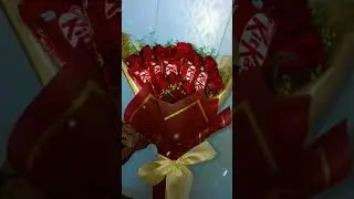 KitKat bouquet #floraart #artartist #flowers #artist #artgraphbyzuni #florist #rose #artgifts