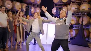 Groom and his dad surprise everyone with a HILARIOUS choreographed dance!