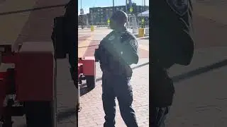 Заснято на камеру: офицер нарушает правила прямо перед своим начальником 😳 | Аудит метрополитена