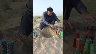 extracting drinks under the Cool Sand of Desert #survival #camping #outdoors #lifehacks #buscraft