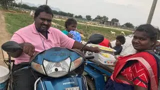 హరిత రెస్టారెంట్ ఎదురుగా ఆన్ టీ టీ కొట్టు ప్రారంభం మహోత్సవానికి సంబంధించి  భోజనం నిరుపేదలకు పంపిణీ
