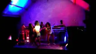 Grilin Percussa | Quebradeira com a banda FURAC&Atilde;O 3000