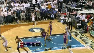 Rubio & Williams pair for alley-oop!