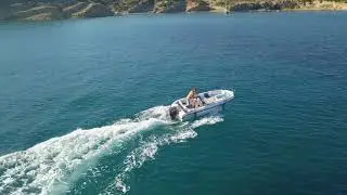 DJI Mavic Pro über dem Meer, Wasser Boot Boat over Sea Croatia Rab Drohne Drone Boot-Landung
