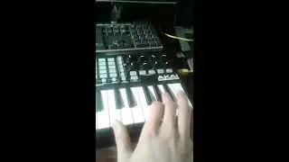 DJ BOT -  Space Gurus Akai APC KEY 25 😎