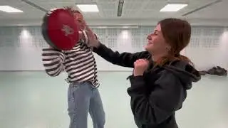 CLARA (18 ans) - stage self d&eacute;fense dans le cadre de la lutte contre les violences faites aux femmes