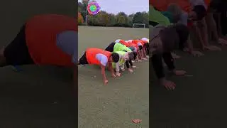 Training f&uuml;r Lachen und Spa&szlig; im Team des FC Familista #football #soccer #footballskills #shorts