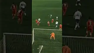 football banana kick 🧠 #football #bananakick #viralvideos #kick #short #footballskills