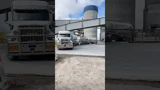Western Star 48X road train turning out!