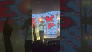 Ben Barlow talking and thanking fans - Neck Deep live in Manila