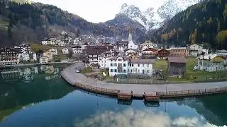 Alleghe e il lago.