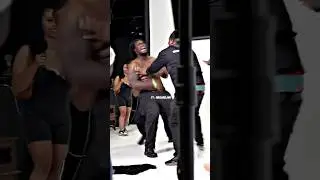 Охранник нападает на Аарона-сантехника 😳