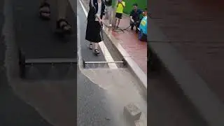 Pressure water washing street satisfying