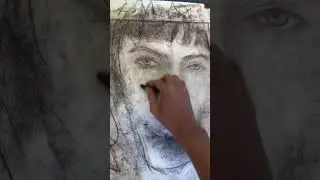 drawing japanese woman using charcoal || #charcoaldrawing #pajangandinding