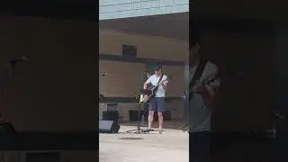 Amazing guitarist with Gena Johnson