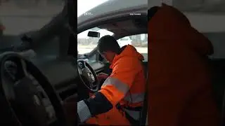 Ia &ldquo;vjedh&rdquo; &ccedil;el&euml;sat e vetur&euml;s , ja humori q&euml; ndodh me pun&euml;torin e PASTRIMIT