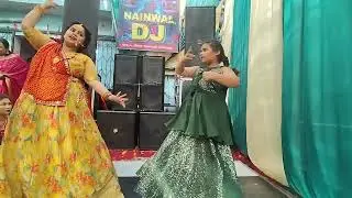 मां बेटी की जोड़ी का डांस