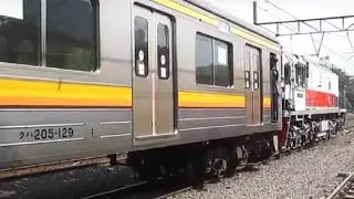 KRL Baru dari Jepang ditarik KRD NR didorong Lokomotif