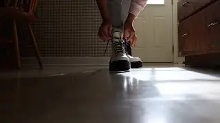 ASMR Dr MARTENS JADON WHITE SQUICKING ON FLOOR