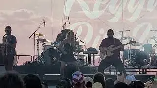 Hirie performs 