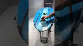 Como consertar uma prancha de surf