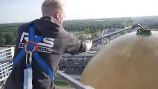 CLEANING A LUMINOUS BALL @ 56 METERS HIGH!!!! | DOEMERE