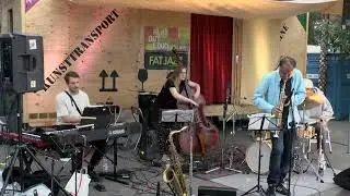 Walking Distance - LISA WULFF QUARTET