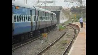 12609 BANGLORE ICE EXP WITH LGD WAP7 30287