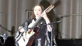 J. S. Bach Lute Suite BWV 995 - Gavotte with baroque dance, Hedvika Švendová on 8 strings guitar