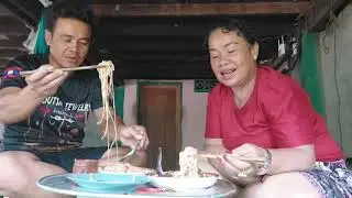 คุณแม่ทำข้าวปุ้นสู่ลูกกินแชบคักฝีมือแม่สุดยอดแชบๆ