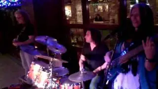 Rebecca Johnson Band **OUTSIDE / MARK JOHNS GUITAR SOLO** (16/12/11)