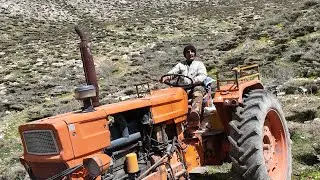From soil to treatment; the tractor takes us to medicinal plants