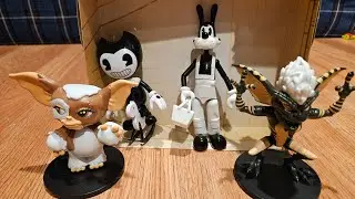 Opening up bendy and  gremlin's toys unboxing