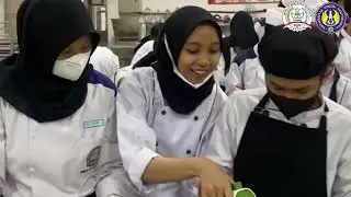 Choco Caramelized Banana Cake dan Penyuluhan Digital Business Model di SMK N 57 Jakarta - KKN UNY