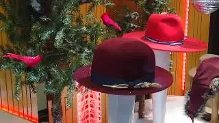My Favorite Hats in the Window!