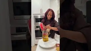 The easiest holiday juice cocktail for your holiday party 🎉🎄🥂🤌🏽 Also comment &ldquo;Drink&rdquo; for