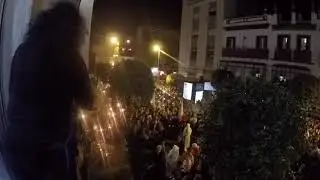 Otra toma de la saeta de Eva Rubichi en la Semana Santa de Sevilla
