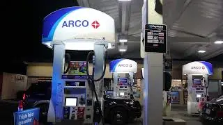POLICE STOP STOLEN CAR IN ARCO GAS STATION